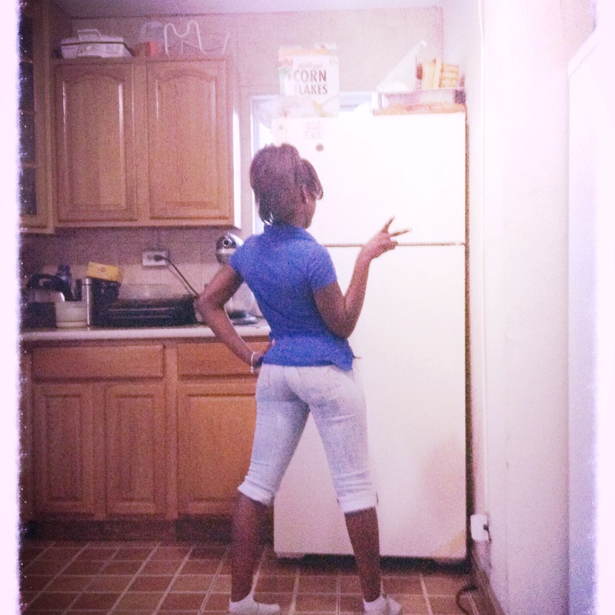 Live the life you love and love the life you live ........ Loveing the besties anna ,..........noa ..........and ceddy!! Love yall !! Trust no b****