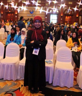 Student of D4 Sharia Finance at POLBAN | Long life learner | Love Allah so much ❤️