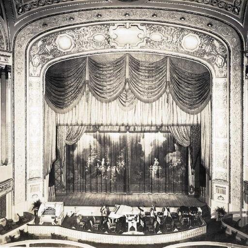 LadyCoquetteMTL's profile picture. 