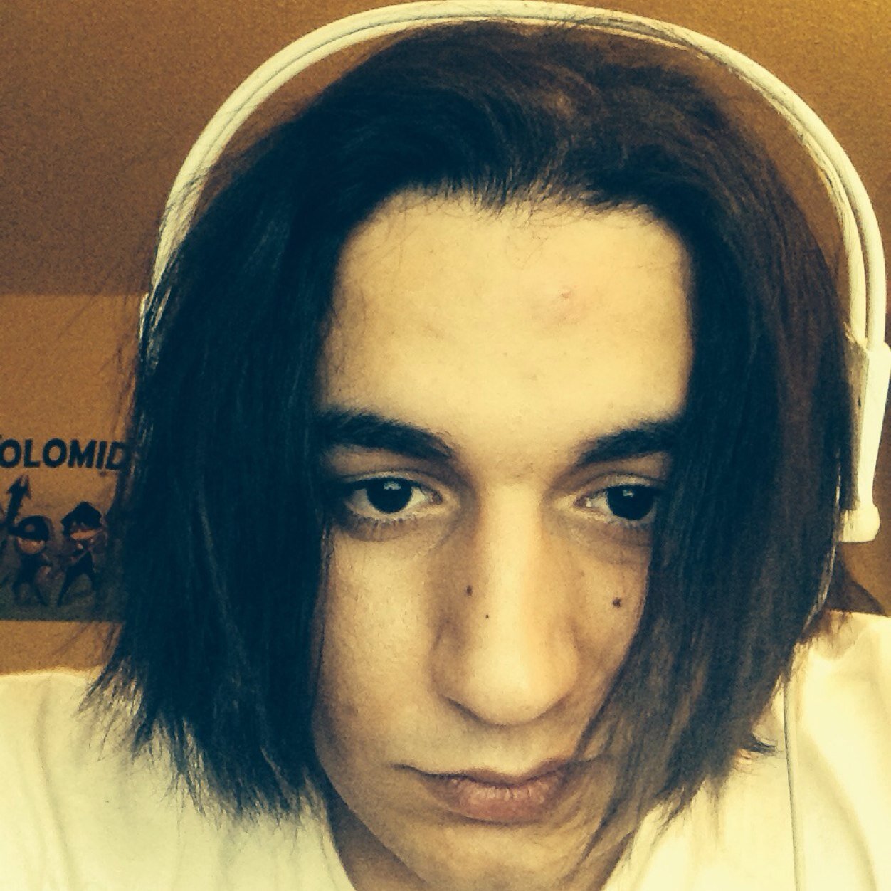 I'm me, League of Legends fan! TSM,C9 and whatever team Froggen is playing for