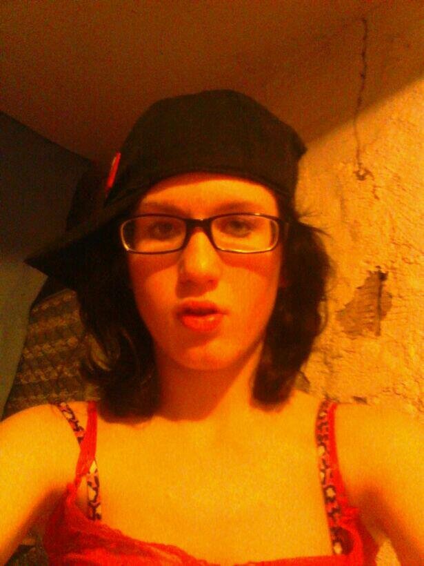 emogirlbecca's profile picture. i am emo and ugly