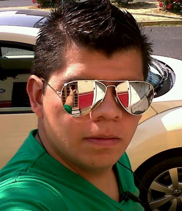 ABoecio's profile picture. * AMIGOLOGO*  tengo feos !!!!!  ratos ...... Pero no malos gustos.....    Fanatico de la           * ADRENALINA *