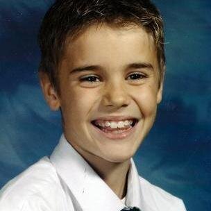 Cristobal colón describrió un continente,pero Scooter Braun descubrió mi mundo. {belieber} {kristen + robert = ღ}