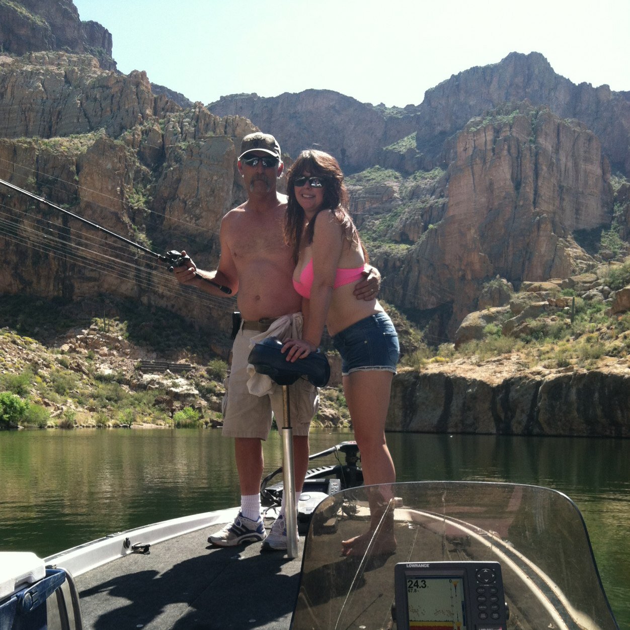 AZ housewife. Son is a genious & future MLB player.Daughter Models. Husband owns a big biz .I'm a cousin to Audie Murphy & Smothers Bros. Talent is in our blood