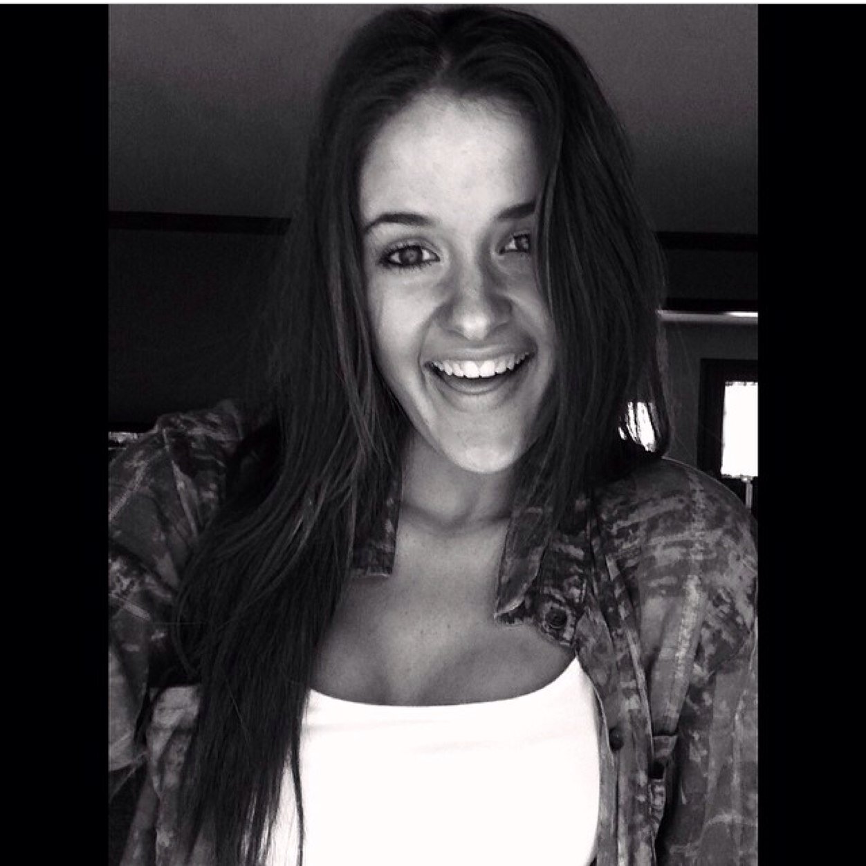 ambersimpuaaa's profile picture. happy-