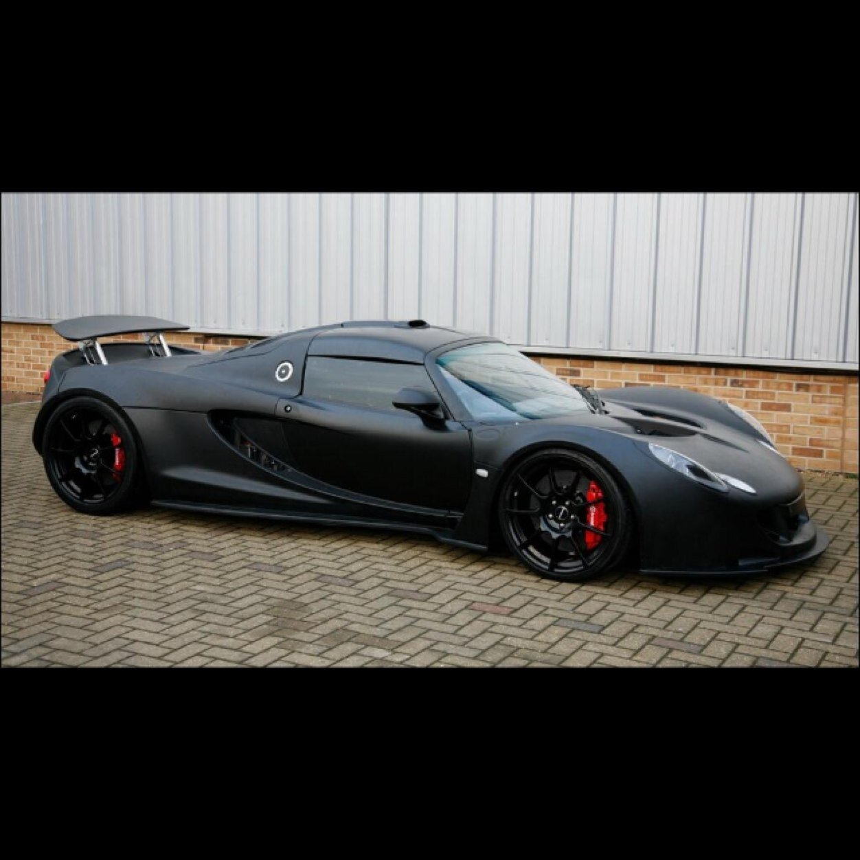 Im a guy who just loves cars and wants to share my favorites with the world!
Follow me on instagram! @auto_p3
