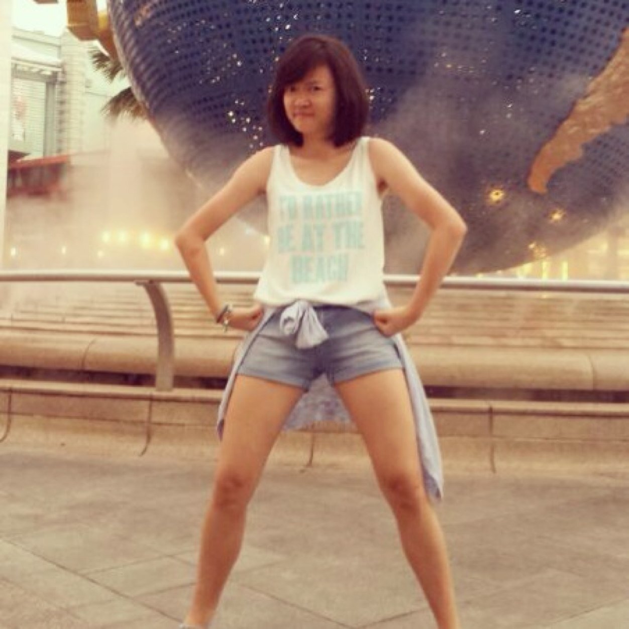 MiddleSyllable's profile picture. Lives on laughing gas.