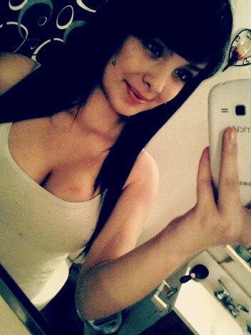 #Follow, & Ask For A Followback? || Mommy To Be On August 9th 2O14 3 || Downest Hyna You Will Ever Meet.