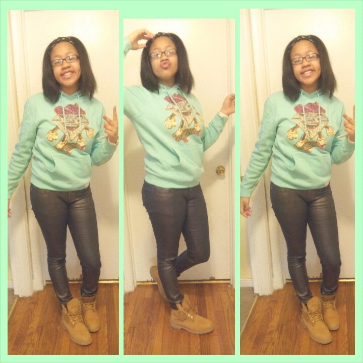 Noooo Biooo Needed Jusss Followw Meee!!!!Single & shit (: Kik:Yami_SwaqqLyfee