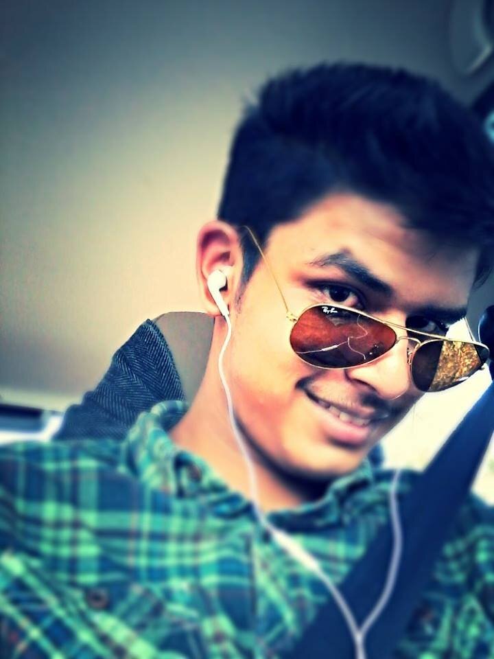 rabbi199811's profile picture. Football Lover. Computer geek as well. amature Computer animation dude.