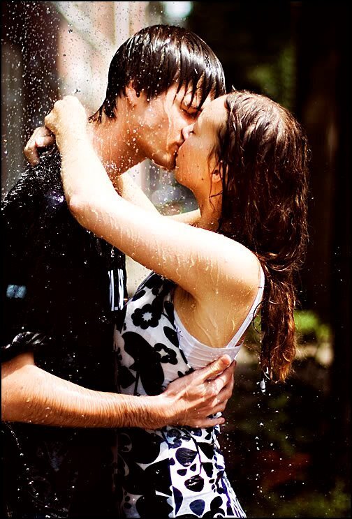 Am a boy frm India,Kerala. I would like to meet new peoples especially celebrities & all. I lyk romantic girls also....Feel free 2 follow me ..:D