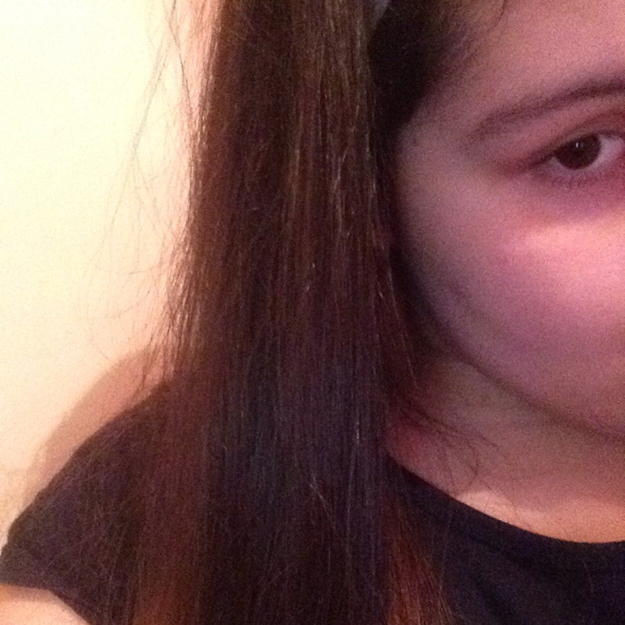 Hey, I'm 17 and I'm originally from Portugal but living in the Uk, I'm currently studying in Sixth Form. I Love My Family/Friends, Music, Chocolate & Shopping.