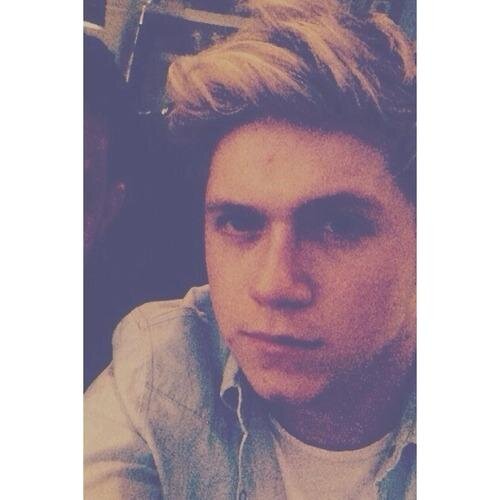 go follow @niallzrainbow
