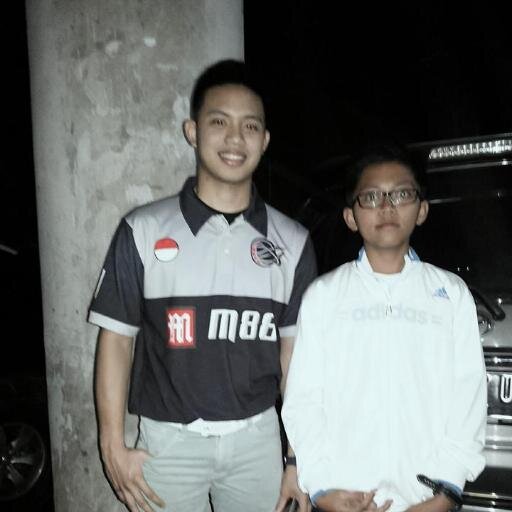 @EssarBasketBall |@tea_saeful
 and follback mention ajah !
bandung,indonesia · http://t.co/TYOHaaxaj5