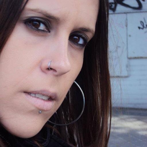 Valora lo que tienes, supera lo que te duele y lucha por lo que quieres.