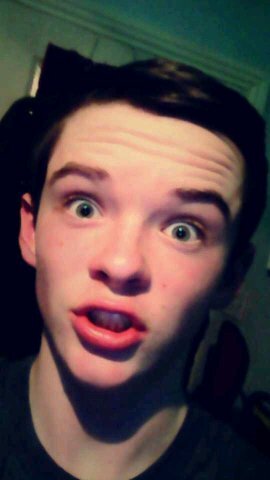 Everton Supporter  Fifa and CoD (Bo2) Are My Favourite Games I Do Wagers! Or I Will Play Bo2 With Anyone That Is Decent!!