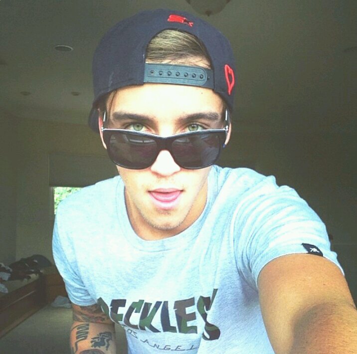 never letting you forget that beau folloiwed you :) PLS GO FOLLOW @beauwtfbrooks