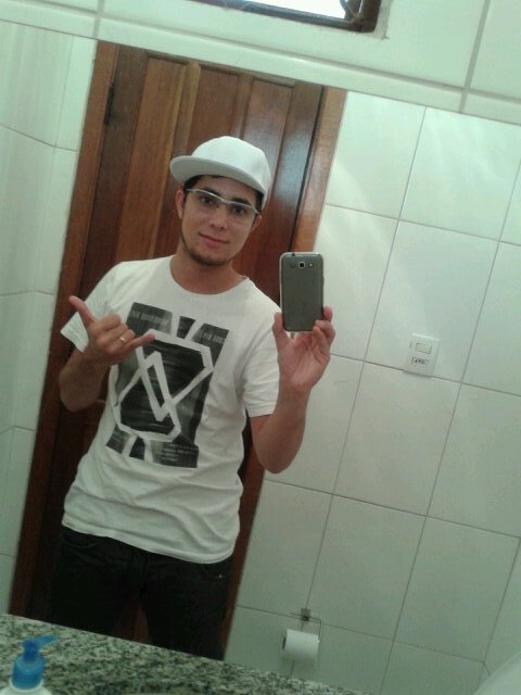 Éh preciso sair de casa para aprender Realmente como se Viver (....)