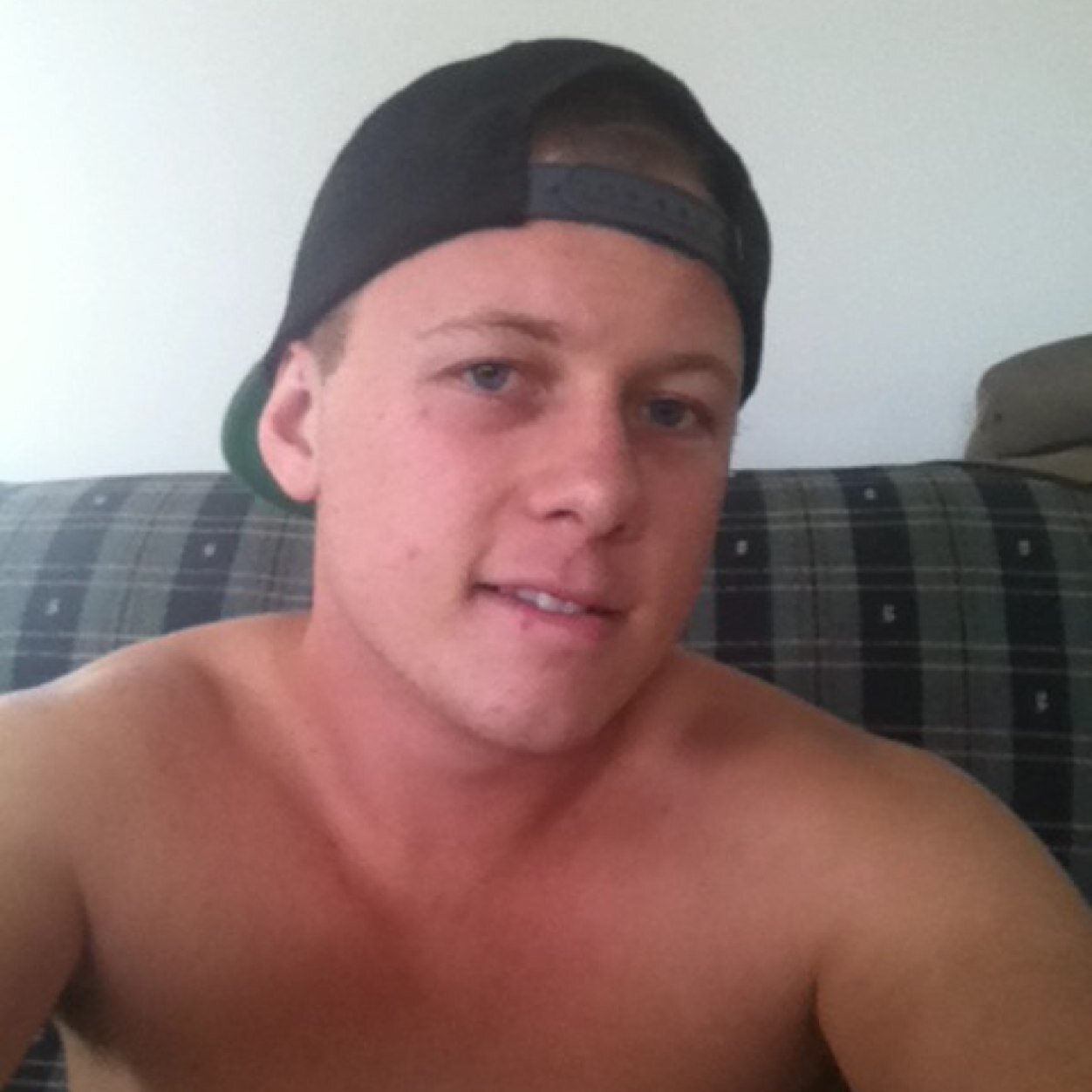 haydenmaxwell12's profile picture. Live  Laugh  Love ❤

Love to  listen to  n relax under the ☀

My Daughter is my  
Without my mates i have no idea where id be xxx :D