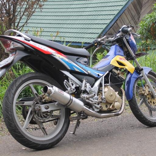 firlyadhari's profile picture. 