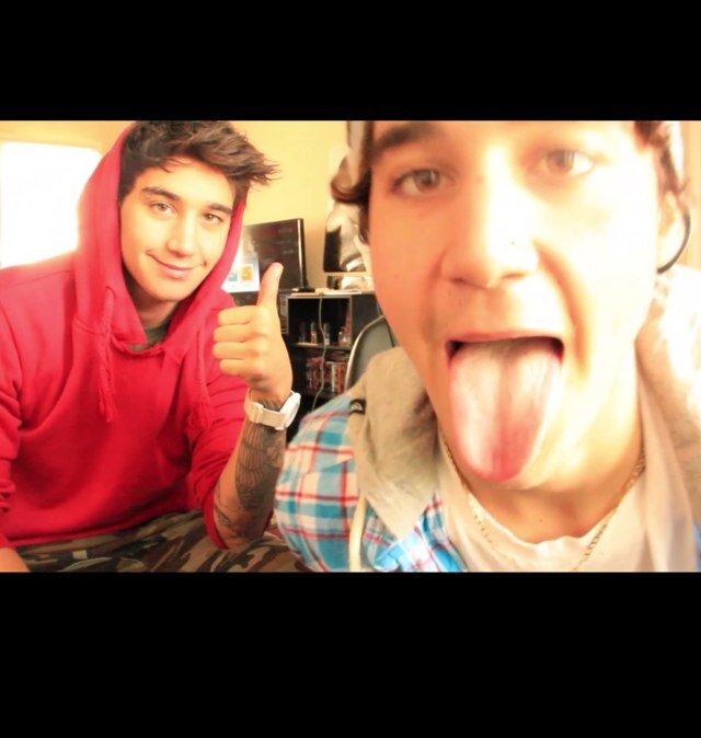 ∞ 4/5 janoskians ∞