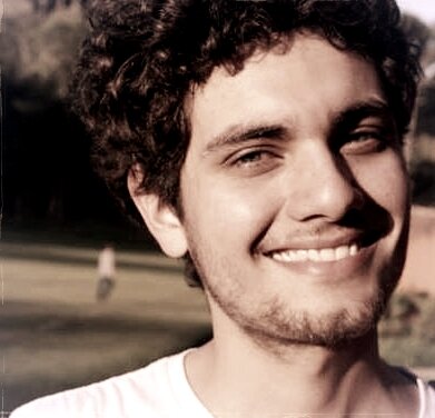 _hugoalves's profile picture. Deus não rejeita as pessoas. As pessoas é que rejeitam as pessoas ;)