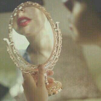 ‏‏‏‏اميري سَاخبرُك عَنْ حبِيّ لك بأحَرفُ تَفوقُ العَشرَونْ بَعد الثامِنةّ ليصّبحُ حُبنا أعَجوبةّ الحَياةْ التآسعة..عذرا الخاص ممنوع احتراما لمن احبه♥