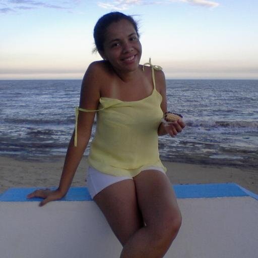 sou muito divertida,bricalhona,aventureira,gosto muito de sair.