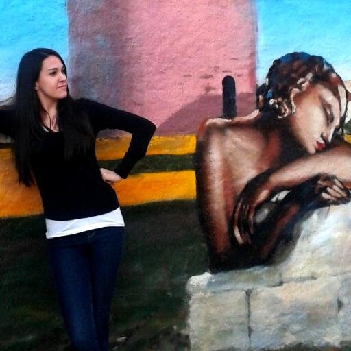 _CrisLoiz's profile picture. No te define lo que tienes, sino lo que estás buscando