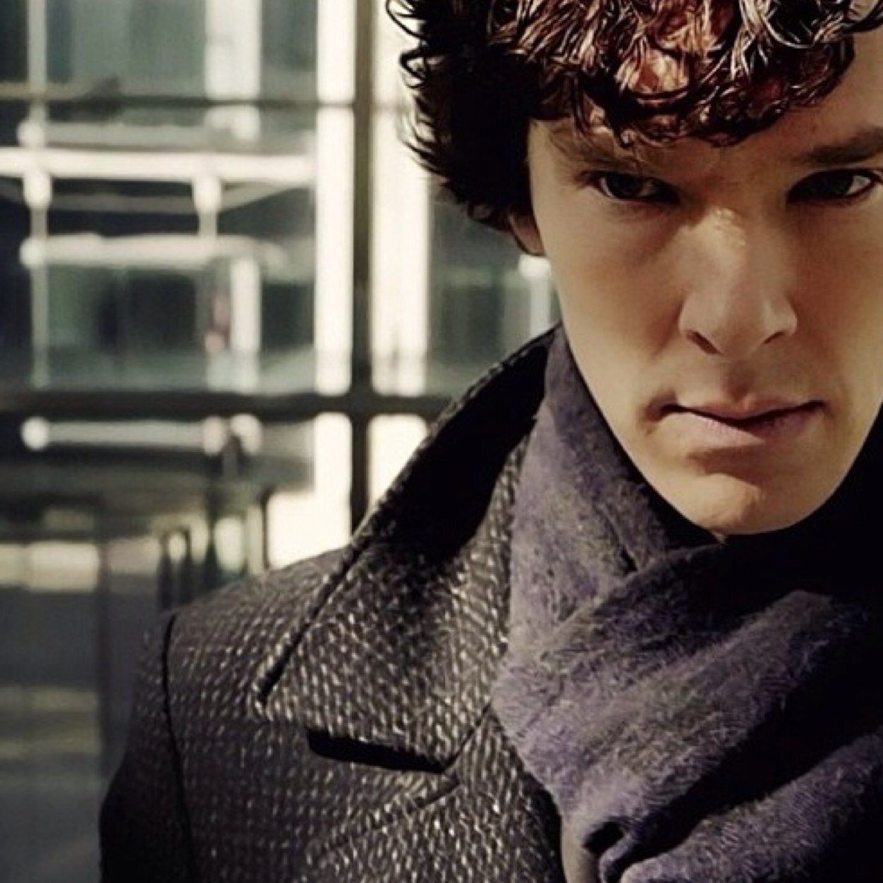 Consulting Detective, the only one in the world. I will solve your murder but don't be boring. [RP]