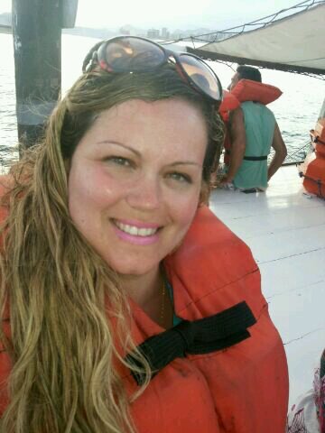 HeveliseNasgon's profile picture. A menina dos olhos de Deus -Graduada em Pedagogia -FAESA, Funcionária Pública -PMV, Pós Graduada em ED.Inclusiva  e Artes e sempre muuiitoooooooo Felizzzzzzz!