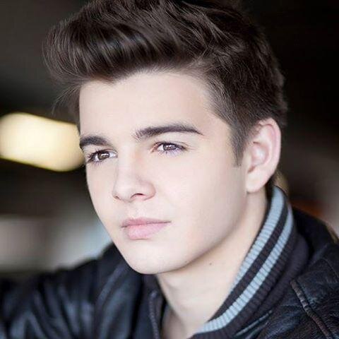 We support Jack Davis Griiffo/ Official Twitter Fan page of Jack/Max Thunderman
