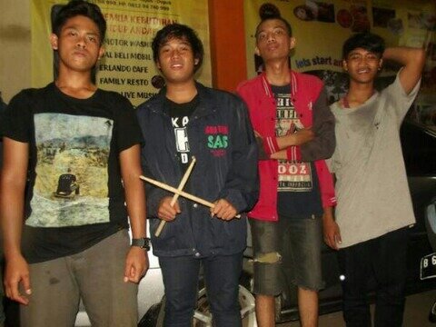 the official twitter page for indonesian hardcore band called JAKARTA REBELS for booking show and all info,contact us 08987036282