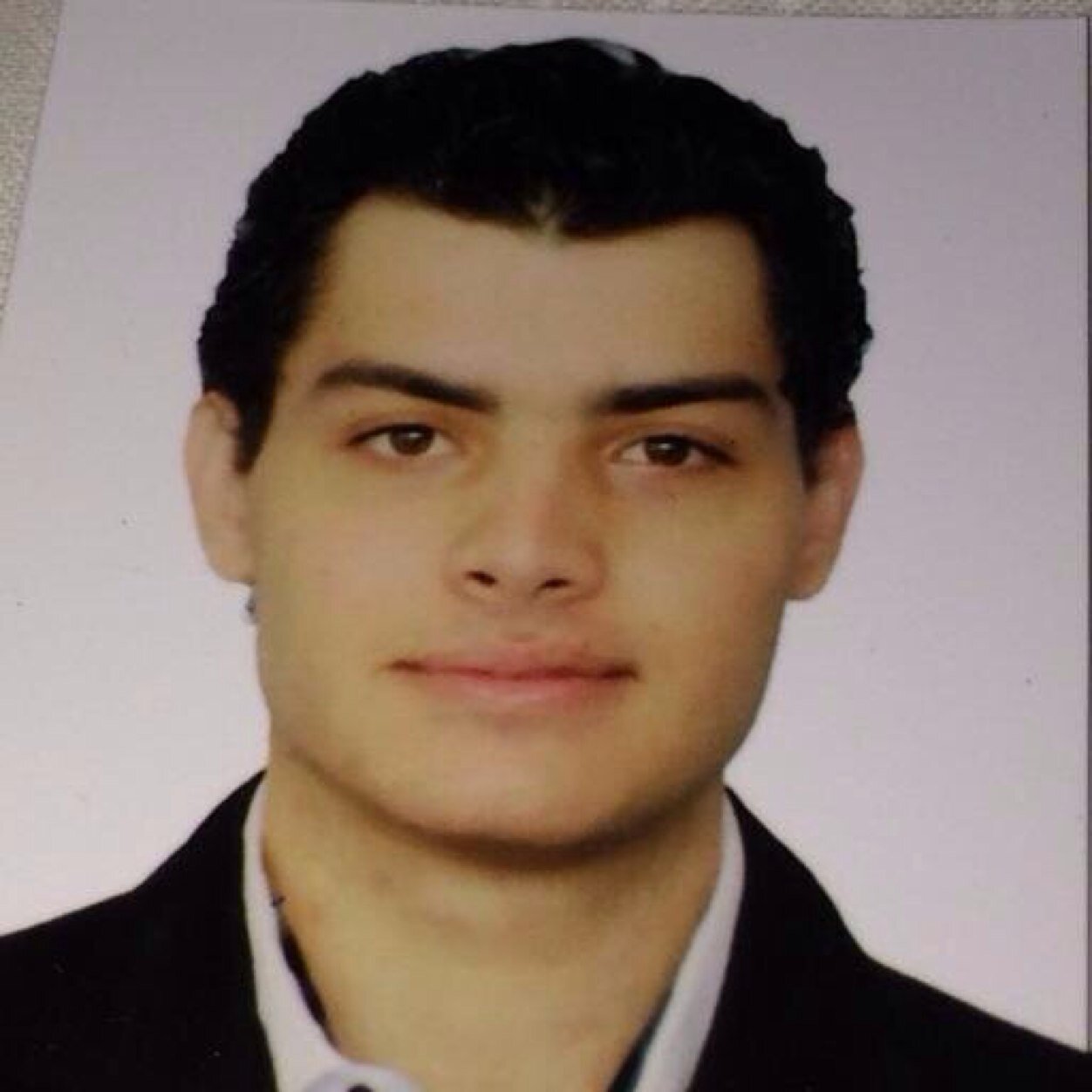 Estudiante de Derecho. Amante de la Justicia, Las Leyes, El Respeto, Los Valores y La Honradez. Estusiamado por ejercer el Derecho.