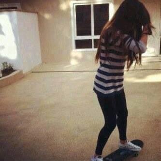 ☺ عـآملـة نفسـي مــن بنهــآ لأن انا أصلاً مــن بنهــآ xD   ☺ 
~ UD ~