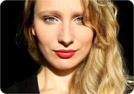 Soy fan de tus besos, Me pones tu firma en mis labios?