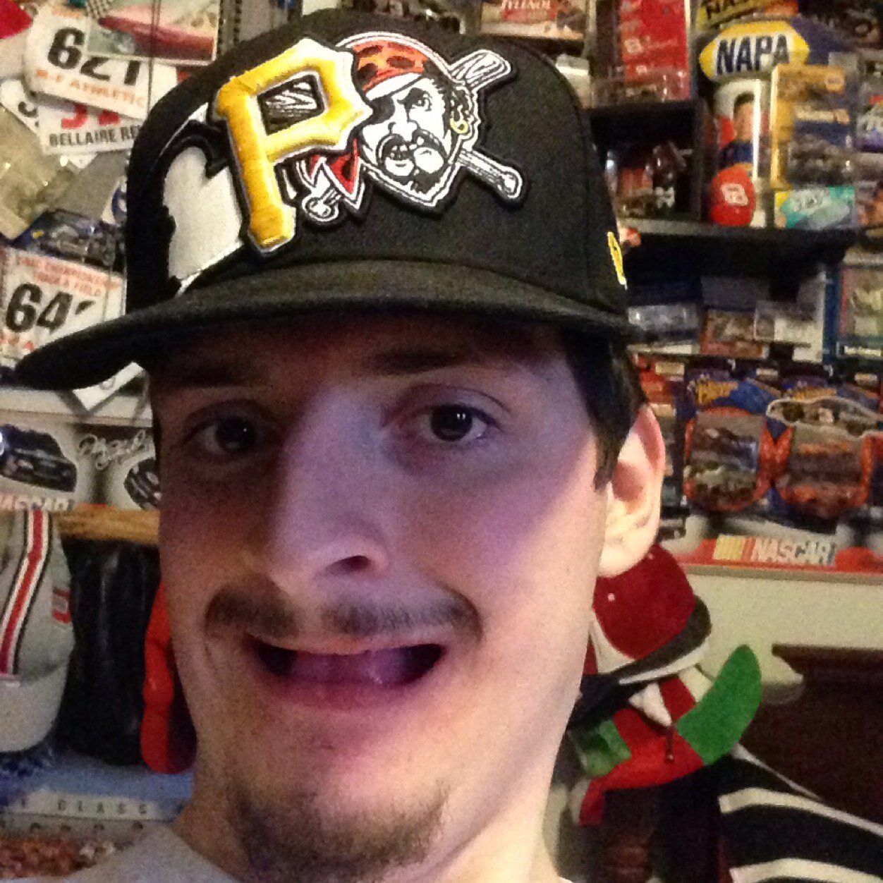 This twitter account is just to fallow sports teams! If you want to fallow me, my real twitter name is @justinheck37