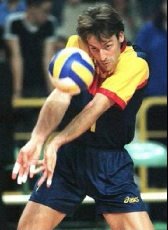 El VOLEIBOL no es solo un deporte, es un conjunto de sentimientos que se expresa en el campo|El VOLEIBOL te enseña a respetar y a aceptar el compañerismo|