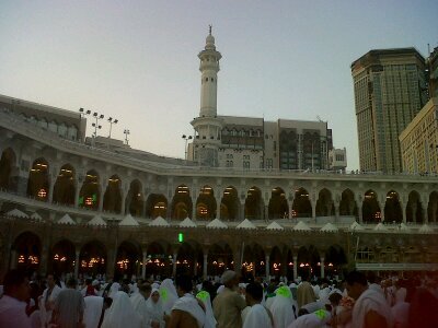 fa28995069's profile picture. ‏اللهم اجعلهه صدقهه جاريه لي ولصديقاتي ولااحبتي ولاايوب ومتابعيني ربي فتقبلهه منا♡~