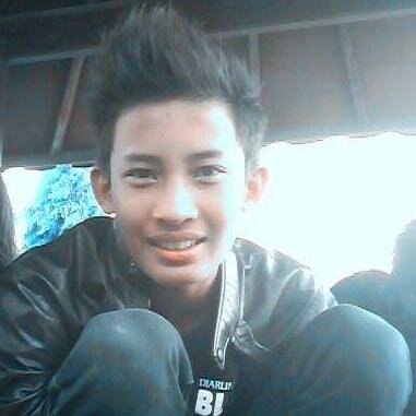 Satu harapan Vetto 'mau bahagia'in & Orang Tua . itu aja♥({}) Semoga LULUS!! Suksess!!☺