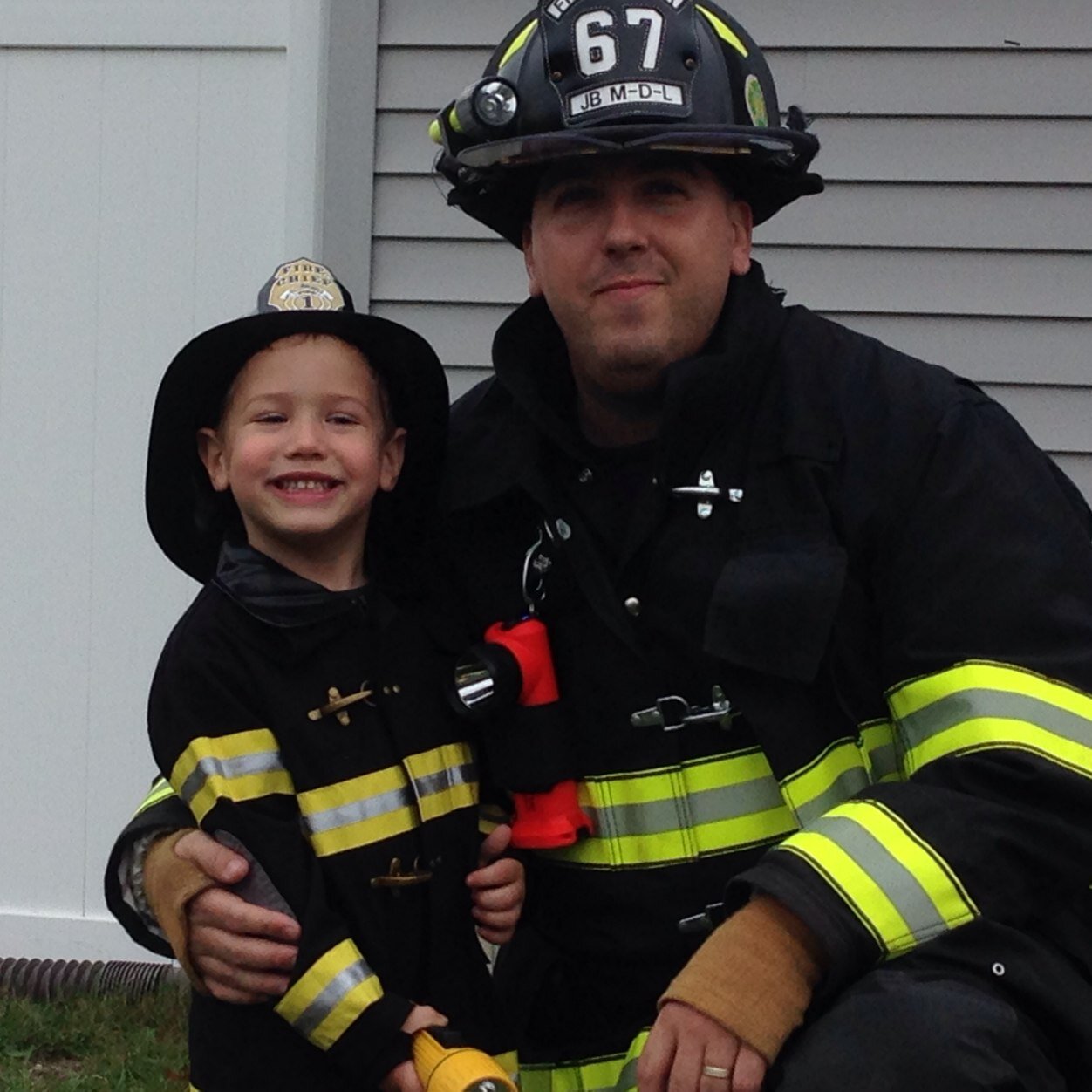 Firefighter, EMT.  Veteran.  Family first!  Jeeplife! KCCO!  My teams Bruins, Red Sox and Patriots