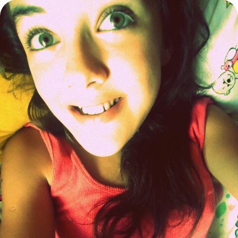 Longe de toda negatividade! #Jah       @PARAISO22410442 seg?