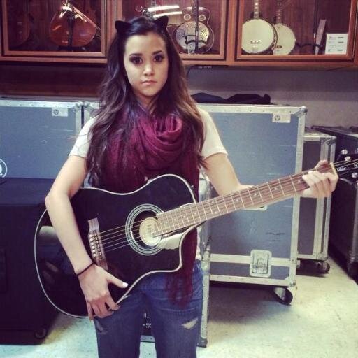 #Meganizer Supporting @megannicole Make sure to follow her! Fan site: http://t.co/MRtQ6ivdvh