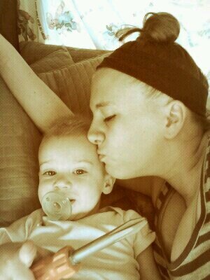 I am a mother of 4 boys and married to their daddy! I can be ur best friend or ur worst nightmare! the one thing u dnt do is mess with my family!