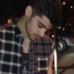 ingeniere aereospaziale, esperto di pizza, amante del calcio e (non)padre. | zayn jawaad malik | 21 | single | vvb gente :-)