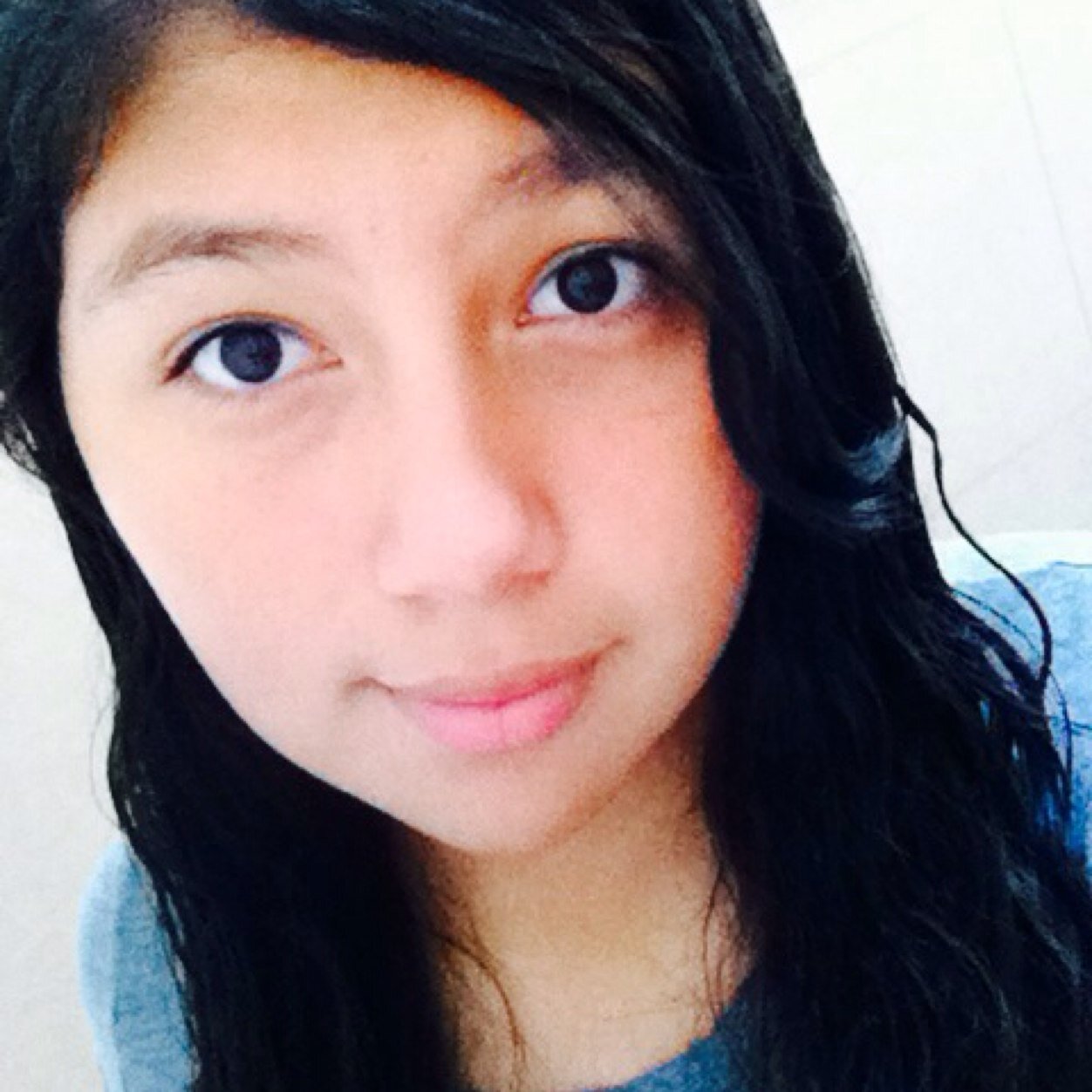 Yo soy una de persona de las millones que hay en el mundo. :3                             Somerholic de Corazon