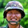 Сильнее красоты твоей
Моя любовь одна.
Она с тобой, пока моря
Не высохнут до дна.
