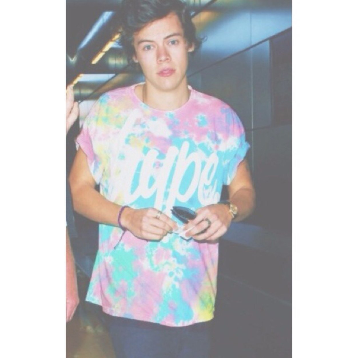 i just gave you a free follow so please follow @louddiction :)