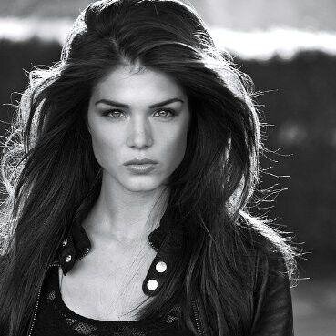 I am the daughter of Melissa McCall and Agent McCall & i am the older sister of Scott & i am Falling head over heels for #Derek {TW}{18+}