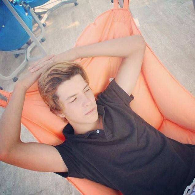 VUKMIRRR's profile picture. your daddy came back !